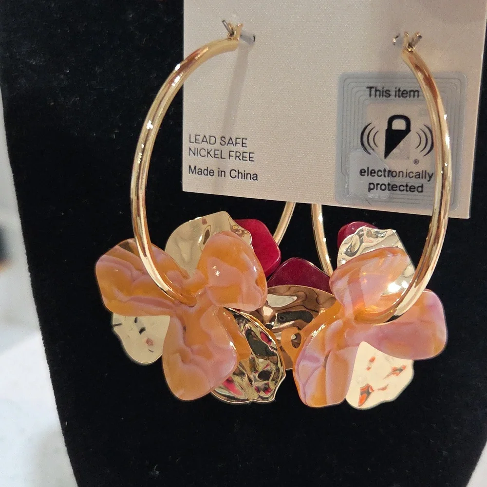 💕▪️Piper K ▪️Gold and Pink Floral Hoop Earrings